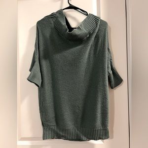 Green off the shoulder quarter sleeve sweater. Perfect for holidays. Size Small